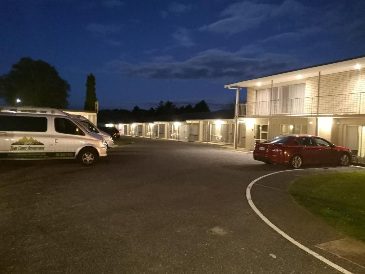 Twin Coast Adventures Motel Kaikohe Buitenkant foto